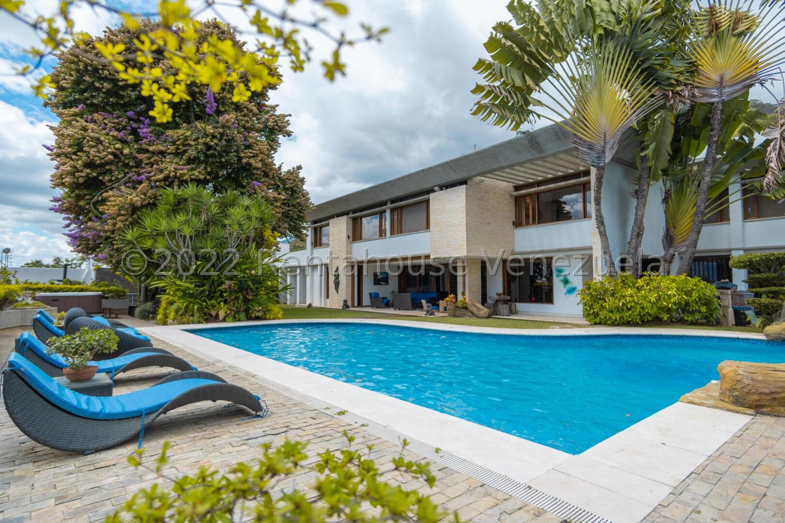 Spectacular Family House in El Marqués